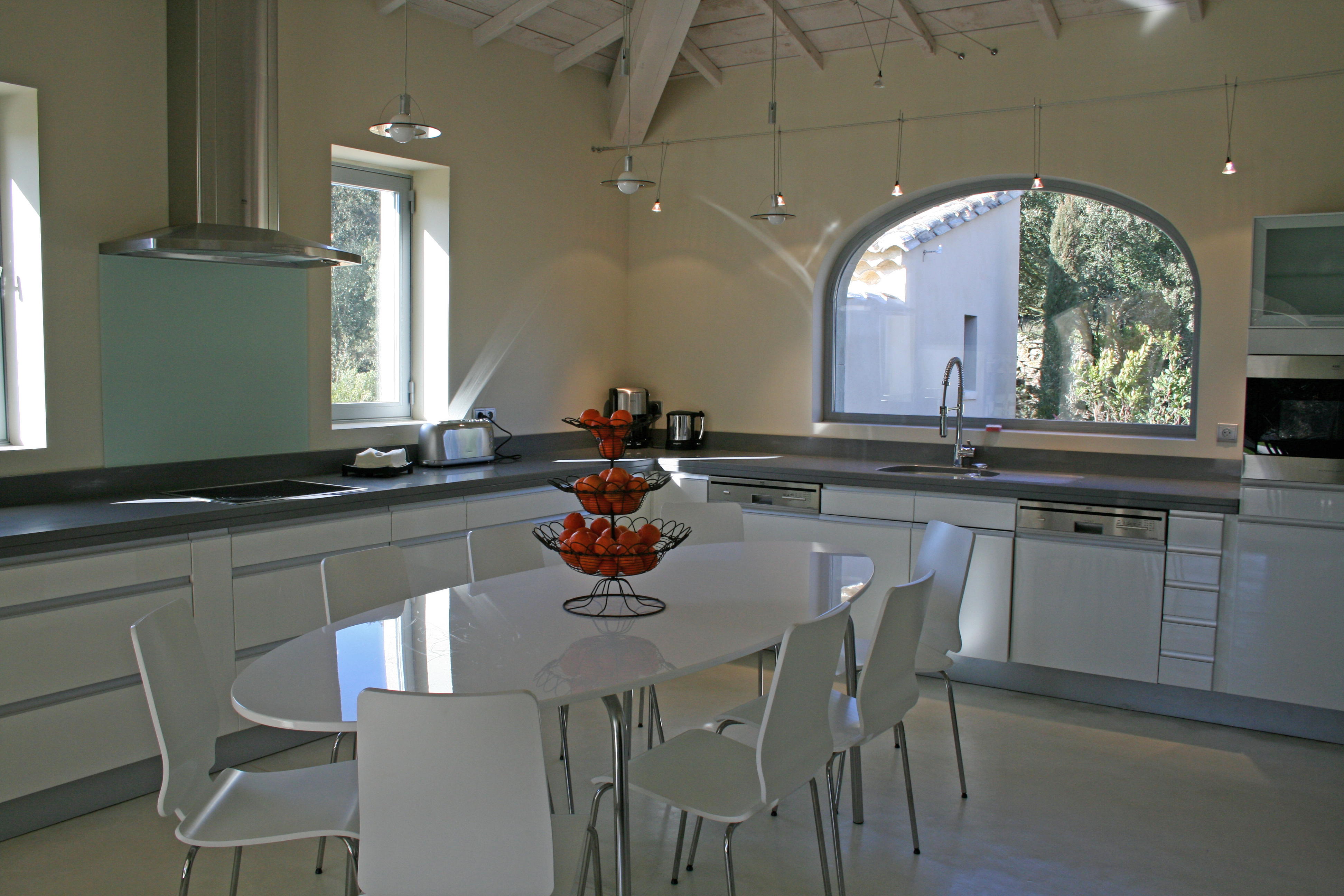 Cuisine grande largeur du Mas Cambarlaud